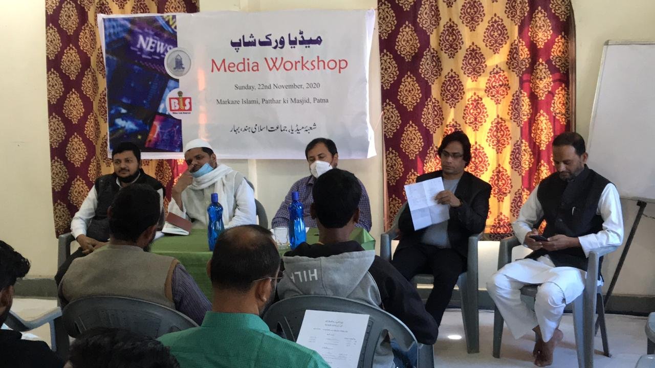 लोकतंत्र को मजबूत बनाने में सोशल मीडिया की भूमिका महत्वपूर्ण