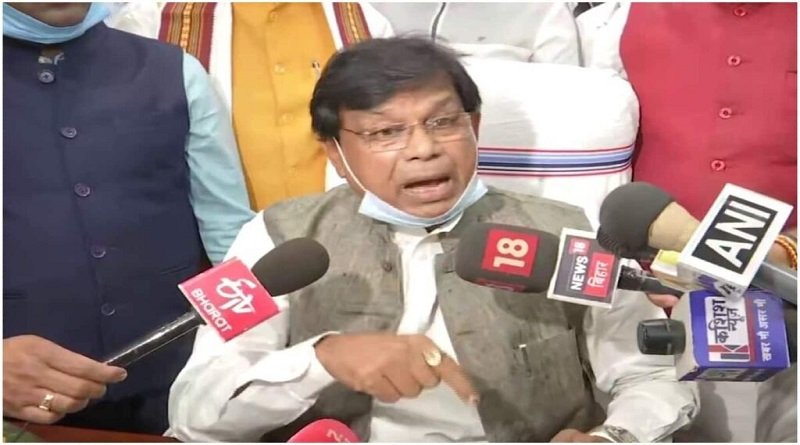 नीतीश सरकार का एक विकट डाउन, भ्रष्टाचार के आरोपी मंत्री मेवालाल ने शपथ लेने के तुरंत बाद दिया इस्तीफा