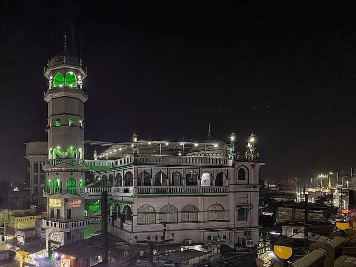 इस साल भी रमज़ान के दौरान नहीं होगी मस्जिदों में नमाज़-ए-जुमा, घर बन गया है मुक़द्दस मक़ाम