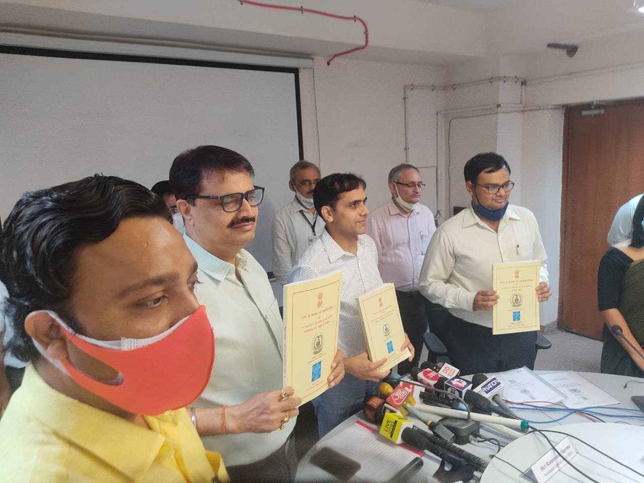 CAG ने नीतीश सरकार की खोली पोल, 1 % लोगों को ही मिला मनरेगा रोज़गार