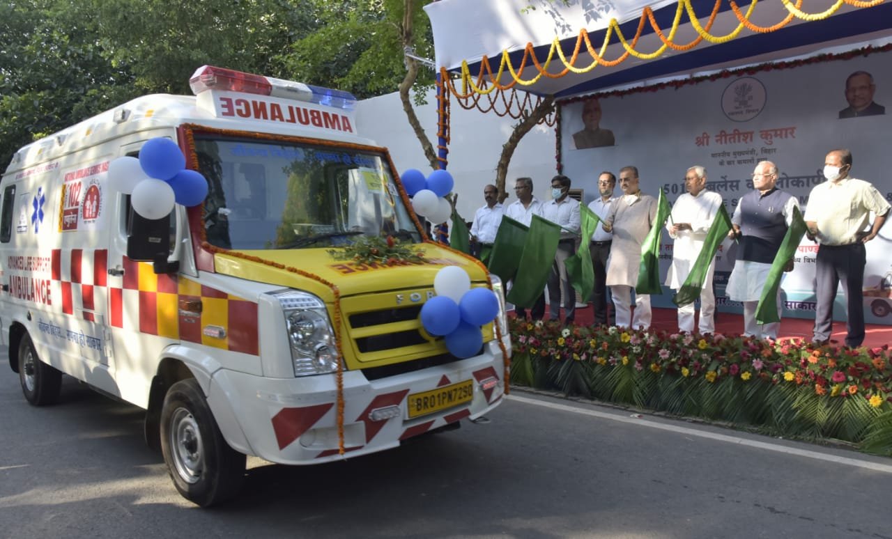 छपी-अनछपीः 501 आधुनकि एंबुलेंस की सेवा मिली, वेतन के 23 लाख लौटाने वाले प्रोफेसर के खाते में महज 970 रुपये