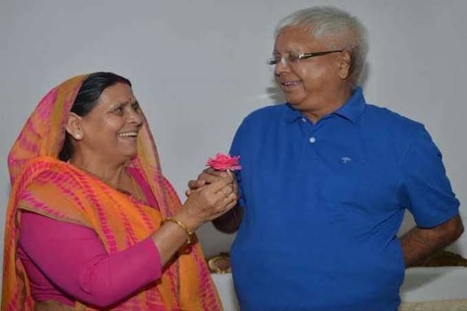 छपी-अनछपी: रेलवे घोटाले में लालू-राबड़ी चार्जशीट, धर्म बदलने पर एससी के दर्जा पर फैसले के लिए आयोग