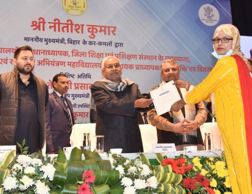 छपी-अनछपी: नीतीश के पास नकदी 21 हज़ार लेकिन बाक़ी मंत्री मालामाल, कई जिलों के अफसर बदले 