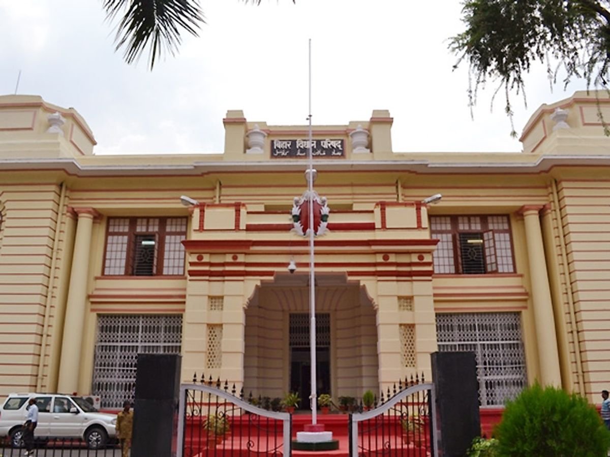 बिहार सरकार नवादा जिले के ‘ख्वाजा कुआं’ का जीर्णाेद्धार कराएगी, राहुल गांधी को मिला महागठबंधन का साथ