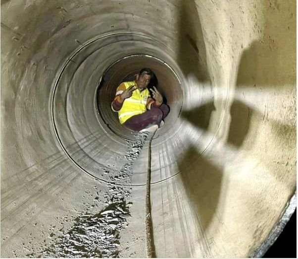 छ्पी-अनछपी: सिलक्यारा सुरंग में फंसे सभी 41 लोग सुरक्षित निकाले गए, दो वीसी के वेतन पर रोक