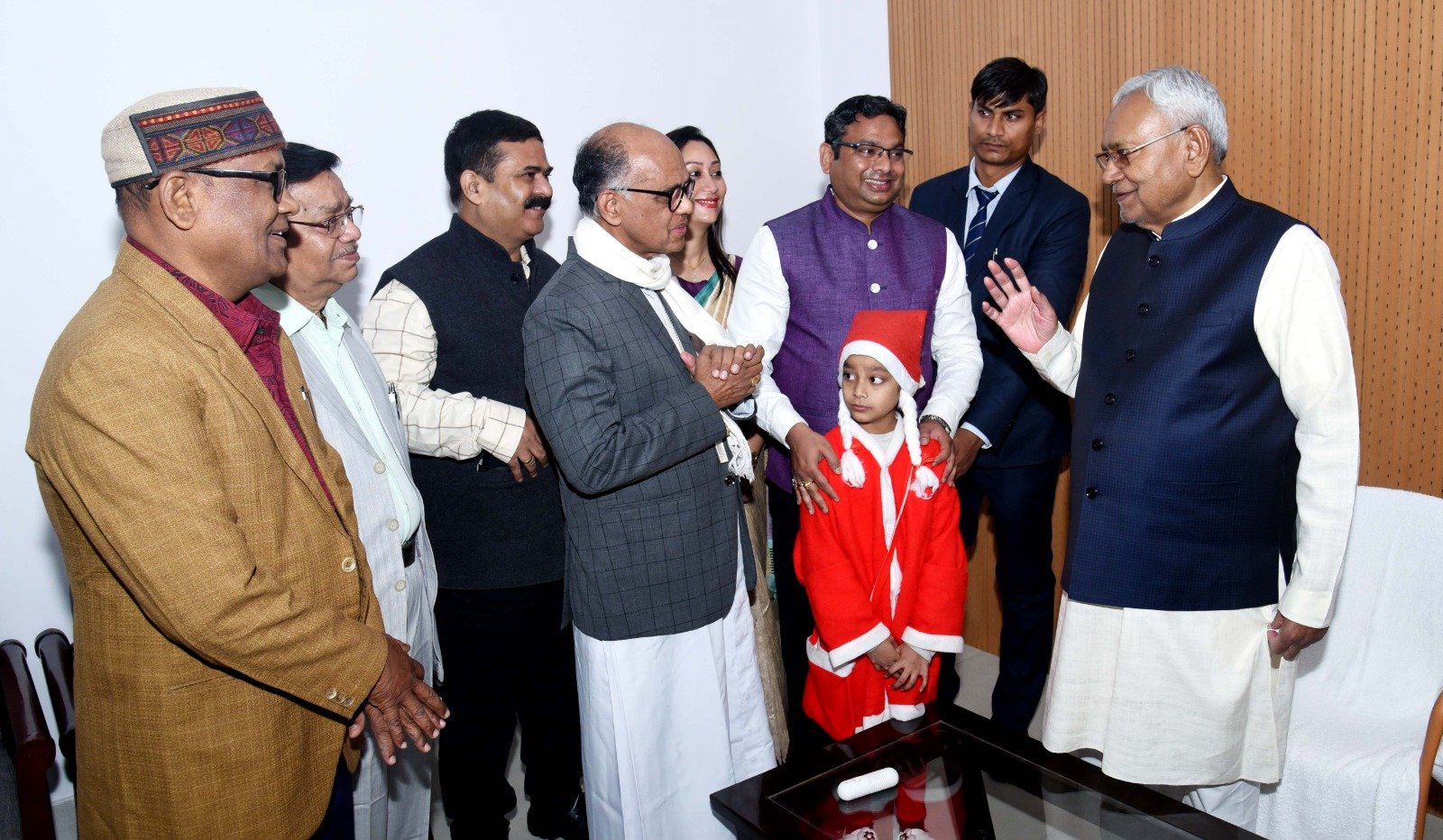 छ्पी-अनछपी: नीतीश बोले- इंडिया गठबंधन एकजुट, सेना की कस्टडी में तीन ग्रामीणों की मौत की जांच होगी