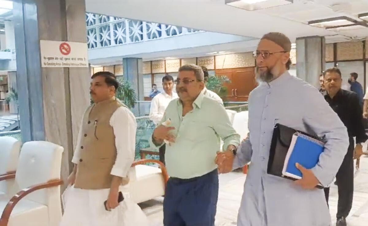 छ्पी-अनछपी: वक़्फ़ बिल की बैठक में झड़प, नए सिरे से बनेगा मोईनुल हक स्टेडियम