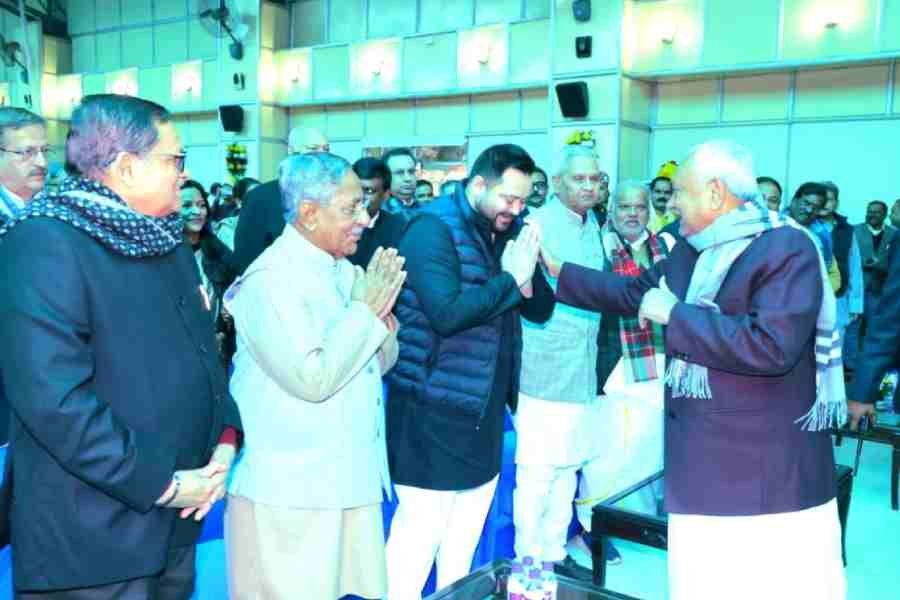 छ्पी-अनछपी: नीतीश पर लालू की हां-तेजस्वी की ना, बिहार के 22 शहरों का पारा 10 डिग्री से नीचे