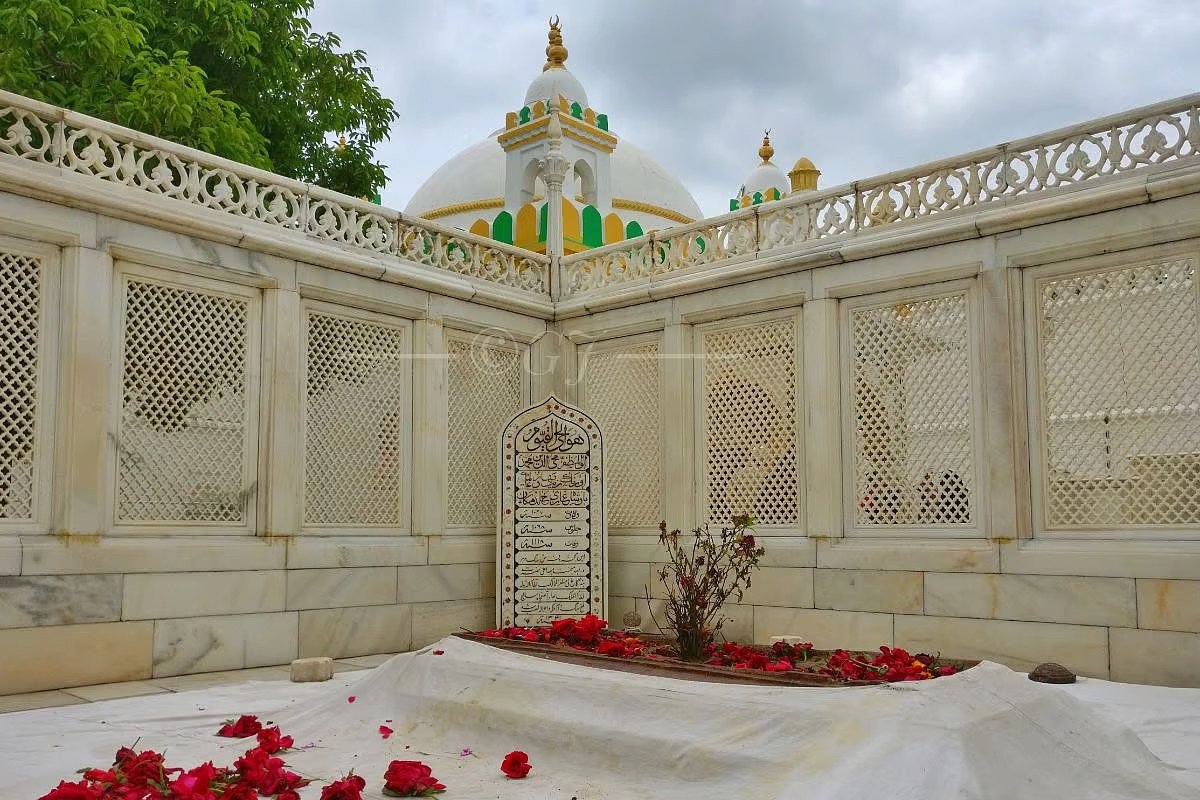 छ्पी-अनछपी: लालू से ईडी का सवाल- ज़मीन के बदले नौकरी कैसे दी, संघ बोला- औरंगजेब प्रासंगिक नहीं