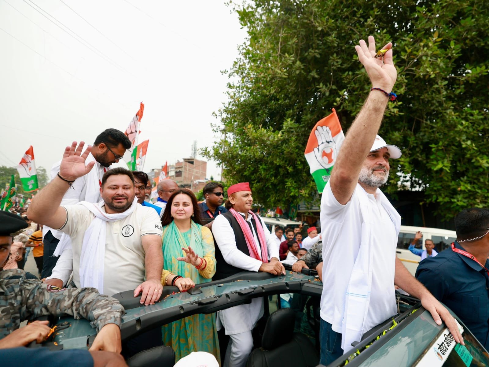 छ्पी-अनछपी: राहुल को गांधी मैदान में रात बिताने की इजाज़त नहीं, सात साल बाद मोदी चीन में