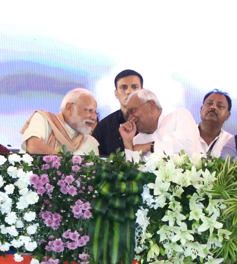 छ्पी-अनछपी: वक़्फ़ पर सरकार की मंशा कोर्ट में भी हावी, मोदी फिर बोले घुसपैठ- सुनते रहे नीतीश