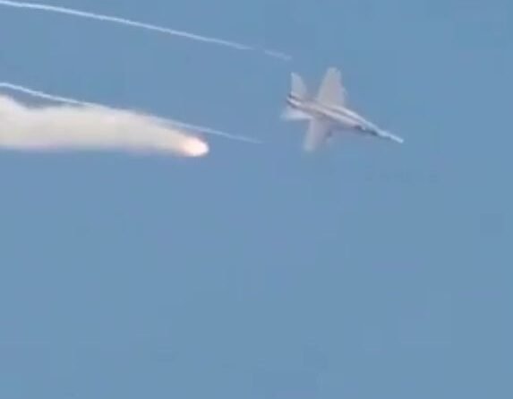 छ्पी-अनछपी: ईरान ने अमेरिका का फाइटर जेट गिराया, ज्वेलरी दुकान से दो करोड़ की लूट